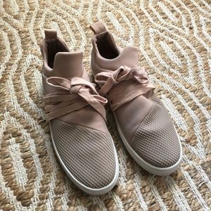 Steve Madden Lancer sneakers